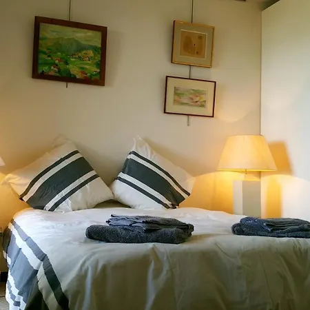 1Bed Apartment Sleeps 4 - Sea Views Wifi Parking